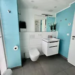 Prora - Mit Waschmaschine, Trockner, Tiefkühlschrank, Mikrowelle Und Bollerwagen - Meeresglück Apartment *